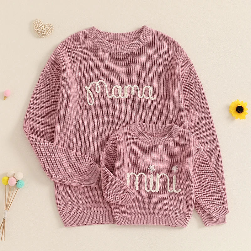 Pull tricoté assorti famille Mybooni — Mère et enfant broderie lettre