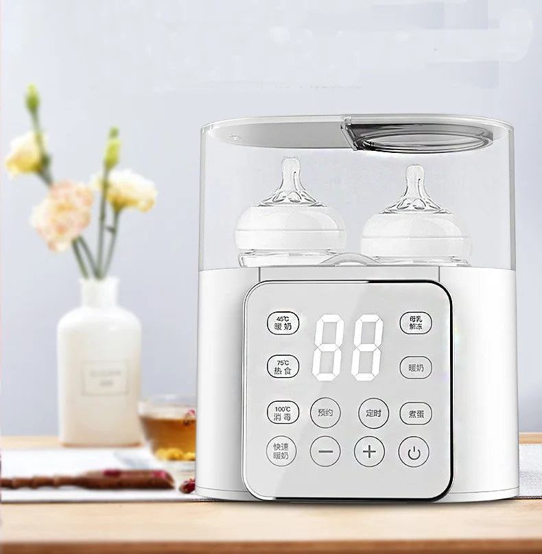 Biberon bébé UK plug en situation d'utilisation